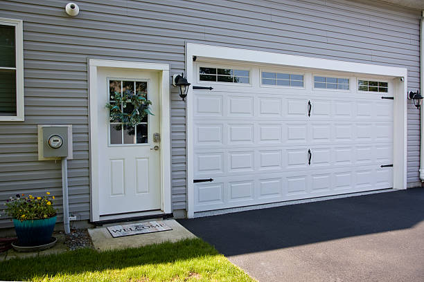 24/7 Emergency Garage Door Panel Replacement experts in Nanuet, NY